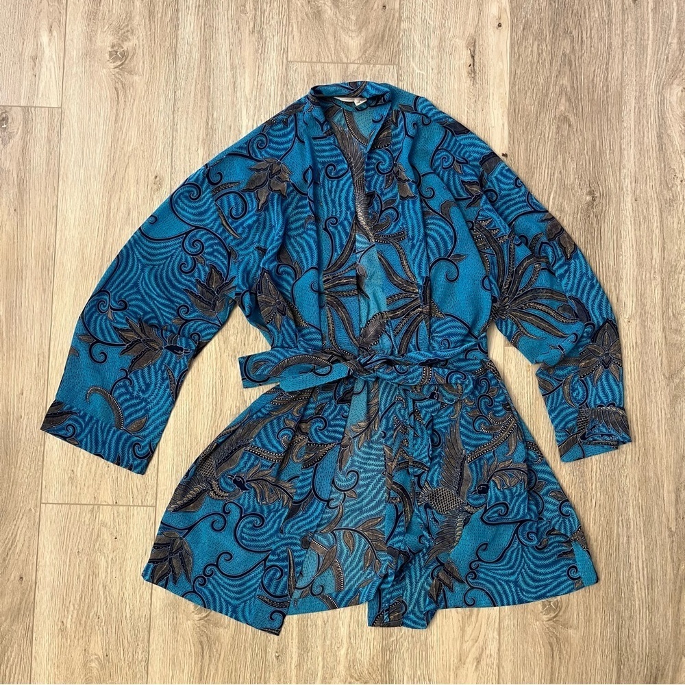 Victoria's Secret Robe - Picture 3 of 5